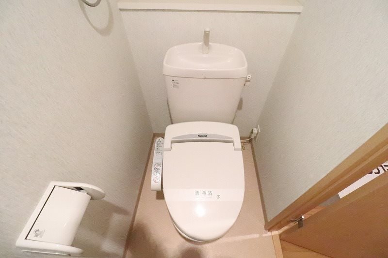 トイレ　別部屋の写真使用