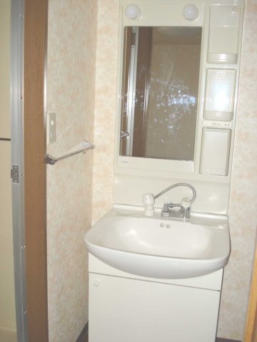 洗面設備　※同タイプの部屋写真です