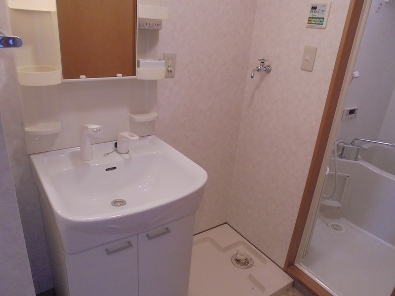 洗面設備　写真は101号室です（参考）