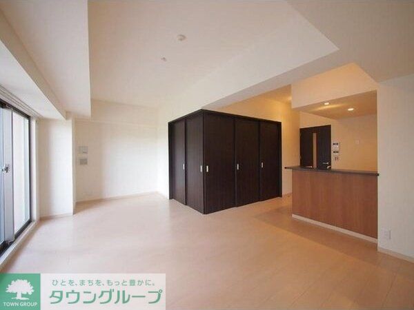 オルソパール伝馬の居間写真