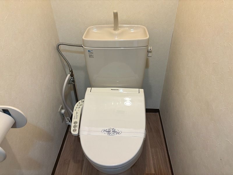 トイレ　（別タイプ参考写真）エレンシア　豊島区高松２