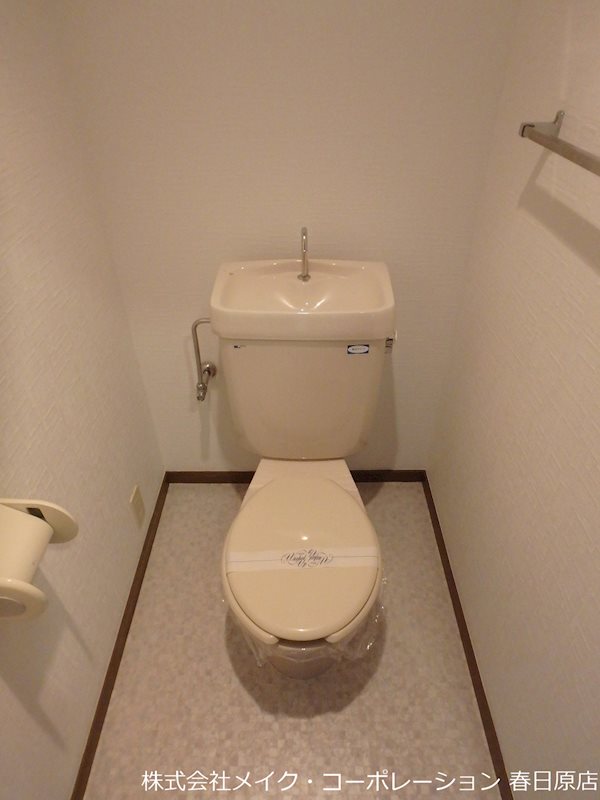 トイレ　写真は同型タイプ