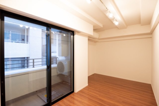 居室・リビング　室内写真は別部屋参考写真になります。