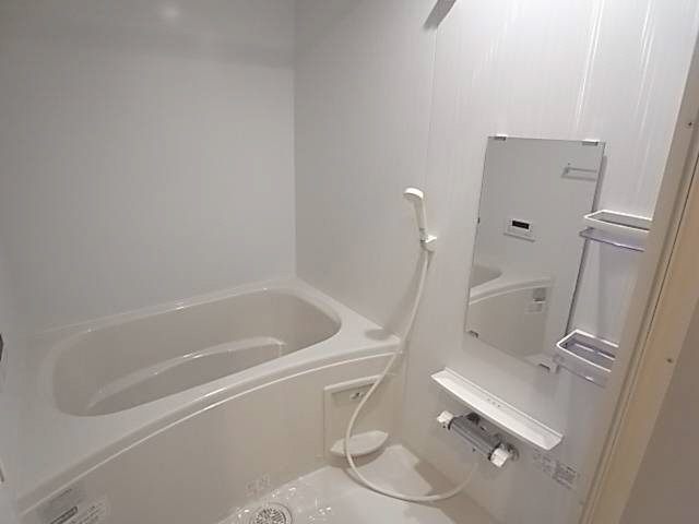 バス・シャワールーム　写真は同マンションの他のお部屋のものです