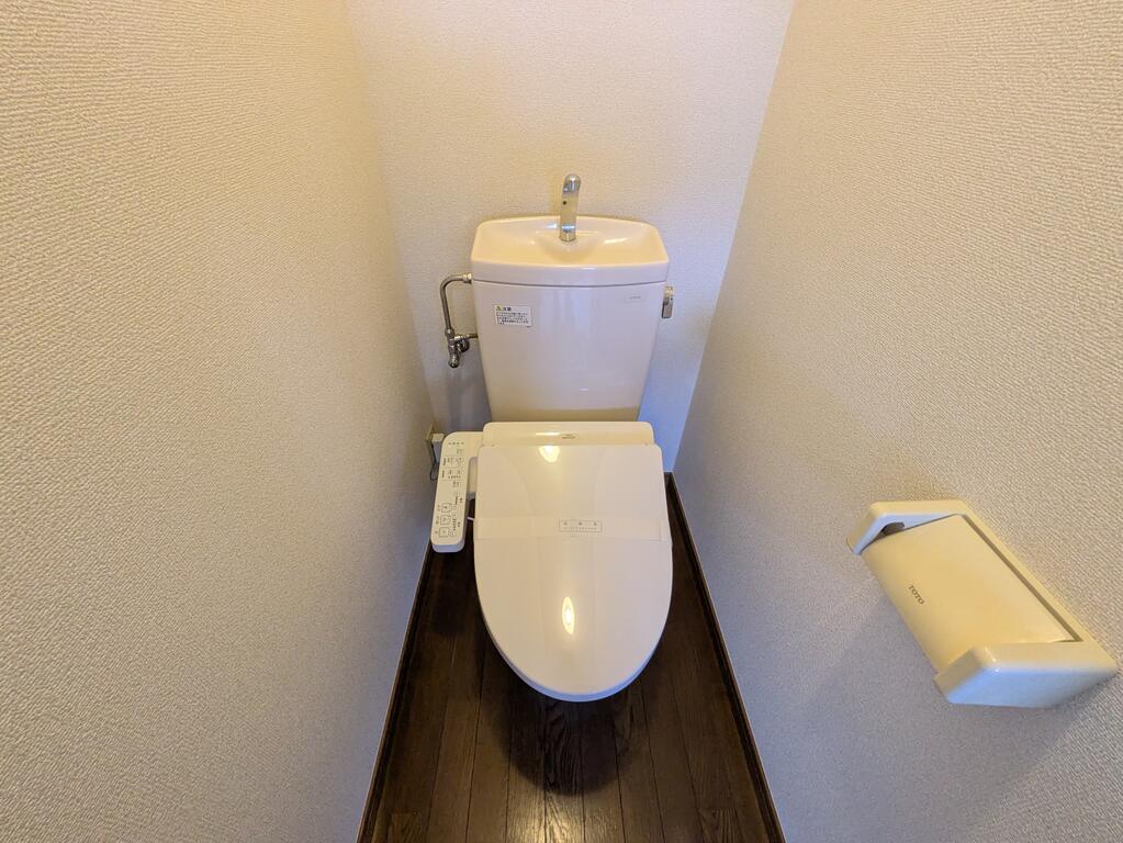 東急田園都市線 市が尾駅 徒歩5分 2階建 築26年のトイレ写真