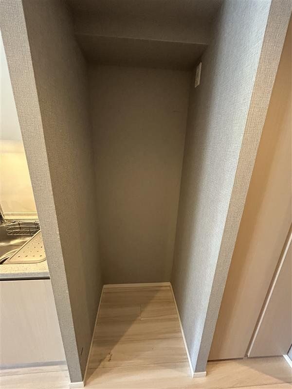 キッチン　冷蔵庫置場