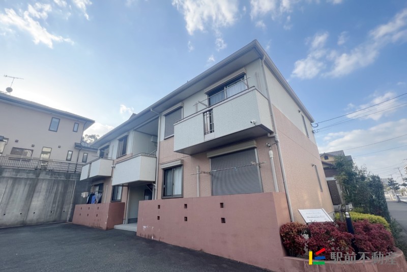建物外観　2階建ての物件