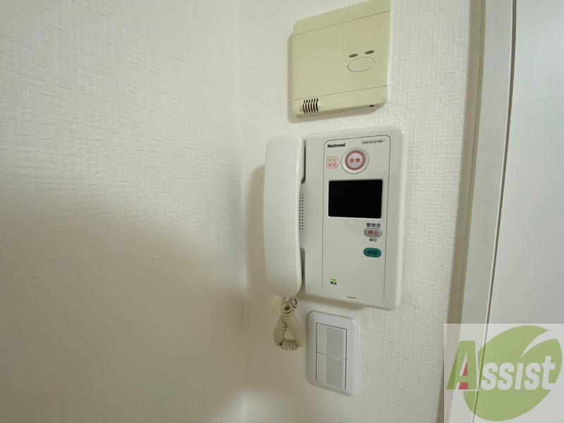 セキュリティ　バルコニーです。洗濯物を干したり一息ついたりできますね！