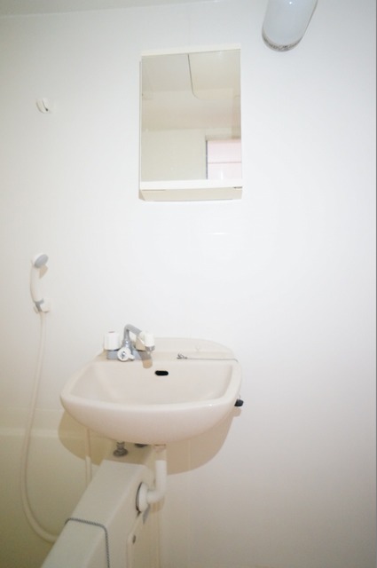 洗面設備　参考写真（同建物別部屋のものです）