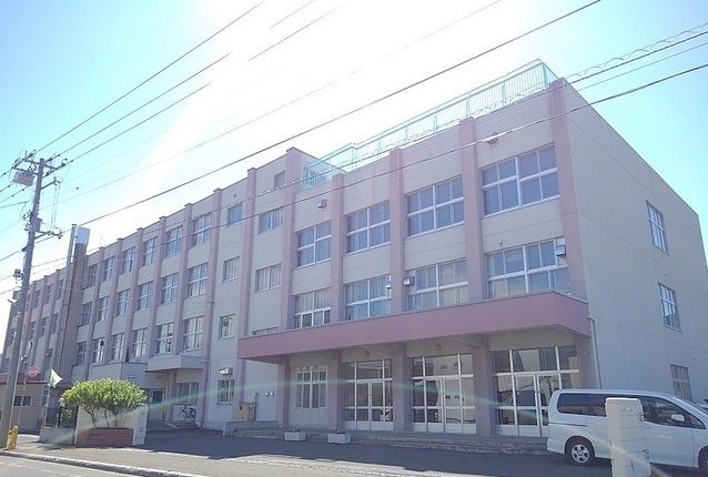 中学校　篠路中学校（中学校）まで500m