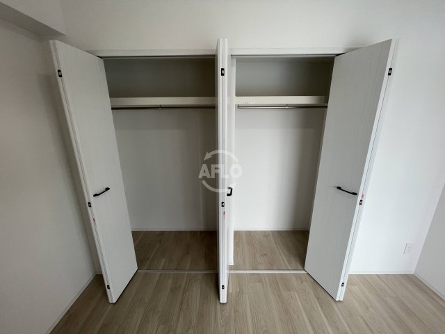 収納　Louis Residence 弁天町　クローゼット