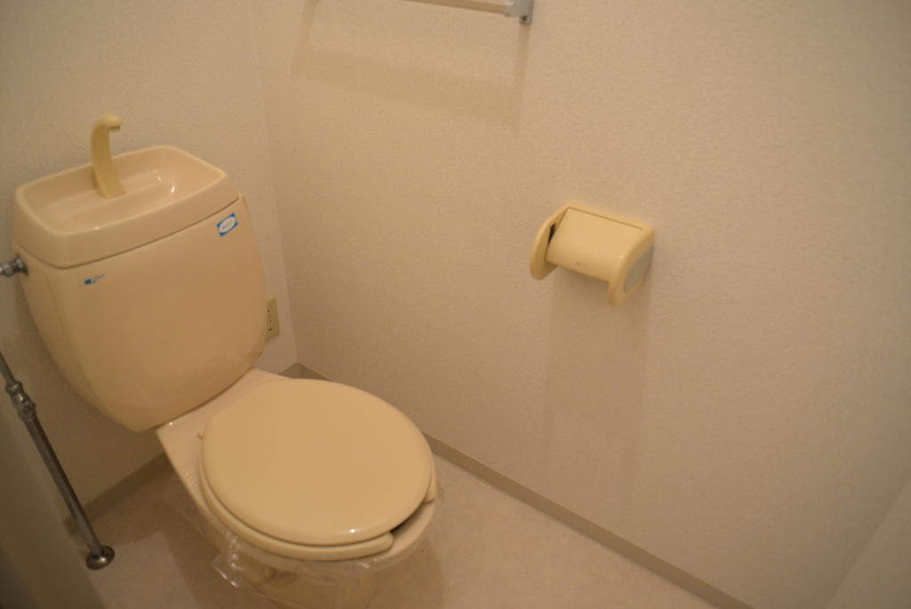 ＪＲ東北本線 福島駅 徒歩28分 2階建 築32年のトイレ写真