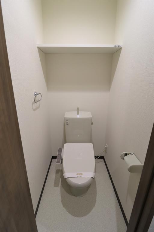 トイレ　ウォッシュレット付きです。