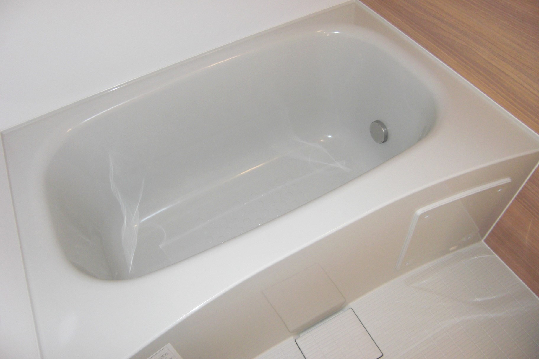 バス・シャワールーム　追い焚き、浴室乾燥機付きです。