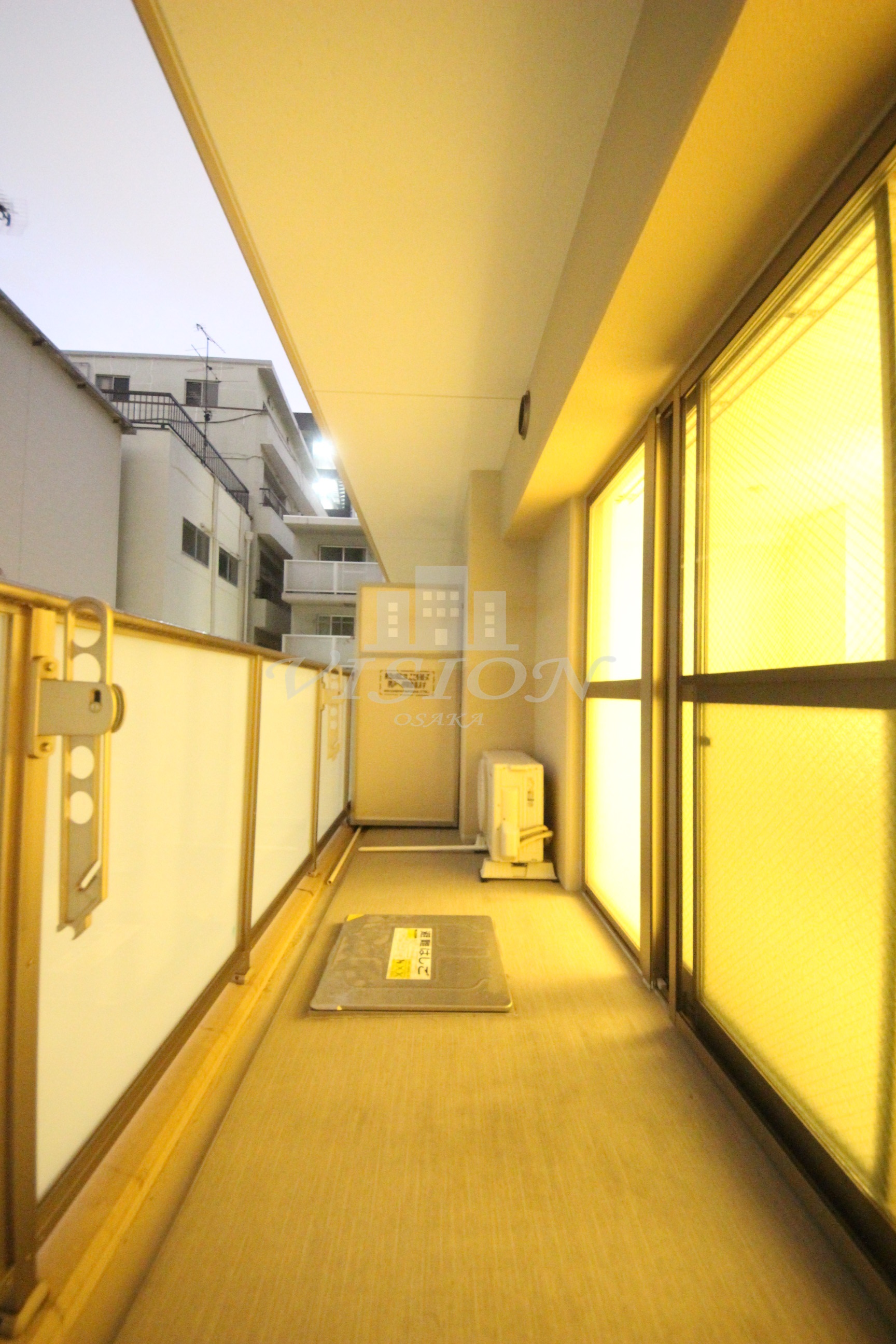 バルコニー　室内写真は別タイプのものです