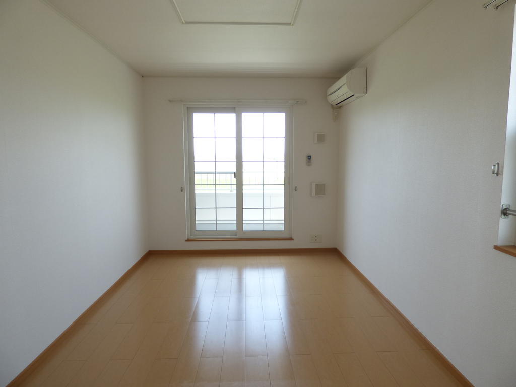 居室・リビング　写真は別室です