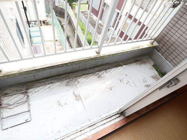 バルコニー　バルコニーからの眺めを楽しみながら食事をしませんか