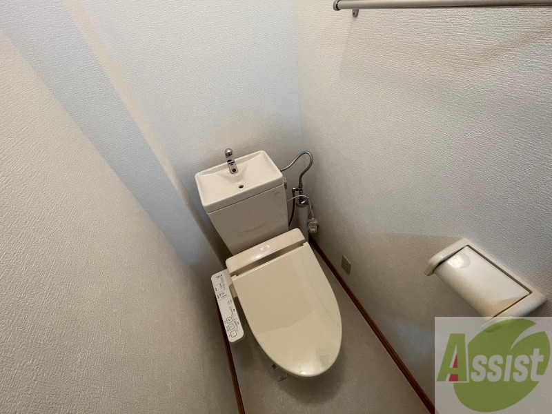 トイレ　こちらはトイレです。清潔感があり、安心して使用できます。