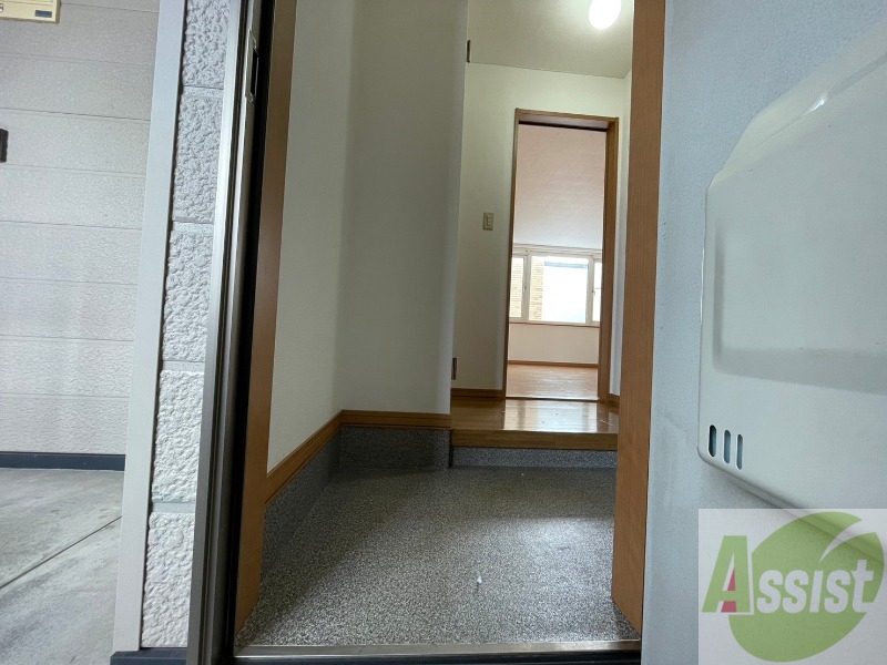 玄関　玄関の様子です。明るい印象ですね。気分もあがりそう。