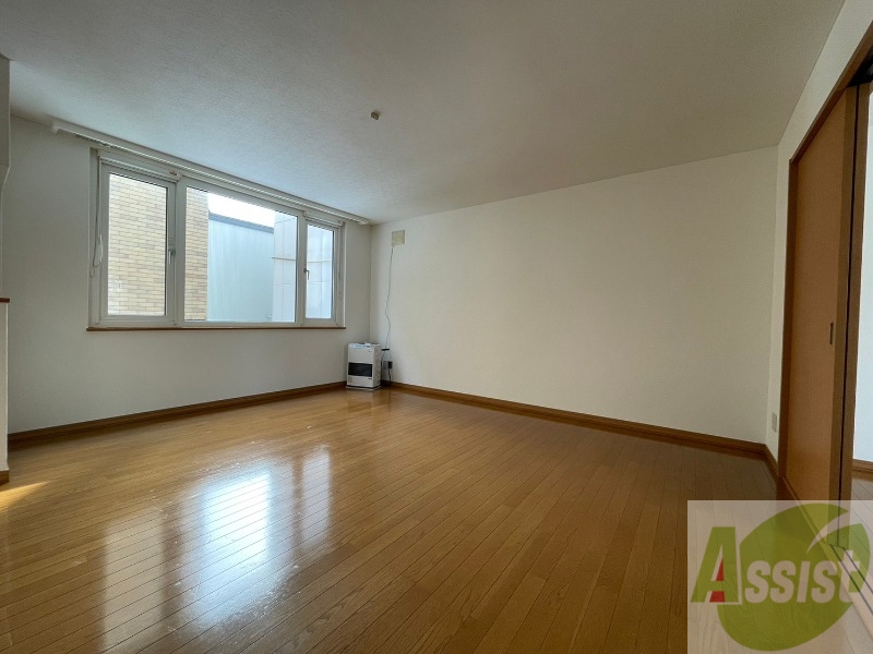 居室・リビング　広くてキレイなお部屋が広がっていて、充実した生活が送れそう。