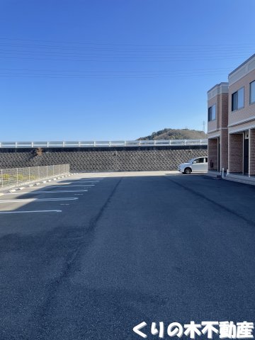駐車場　車をお持ちの方に嬉しい駐車場付きの物件です