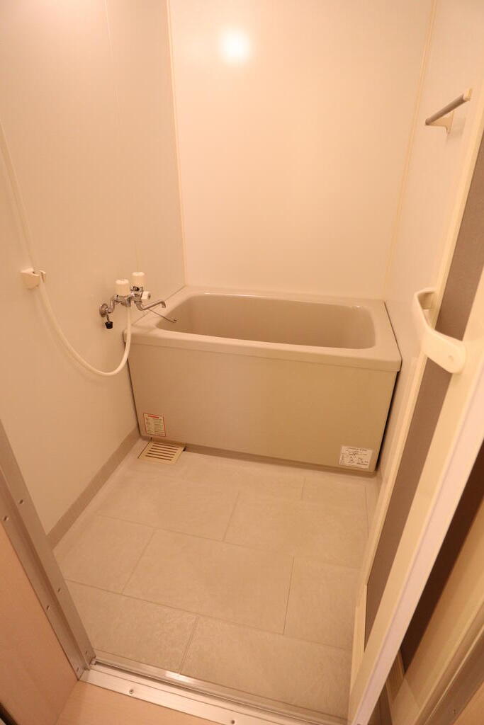 バス・シャワールーム　バストイレ別！