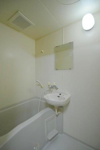 バス・シャワールーム　清潔感溢れるお風呂