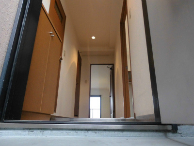 玄関　室内写真は401号室参照