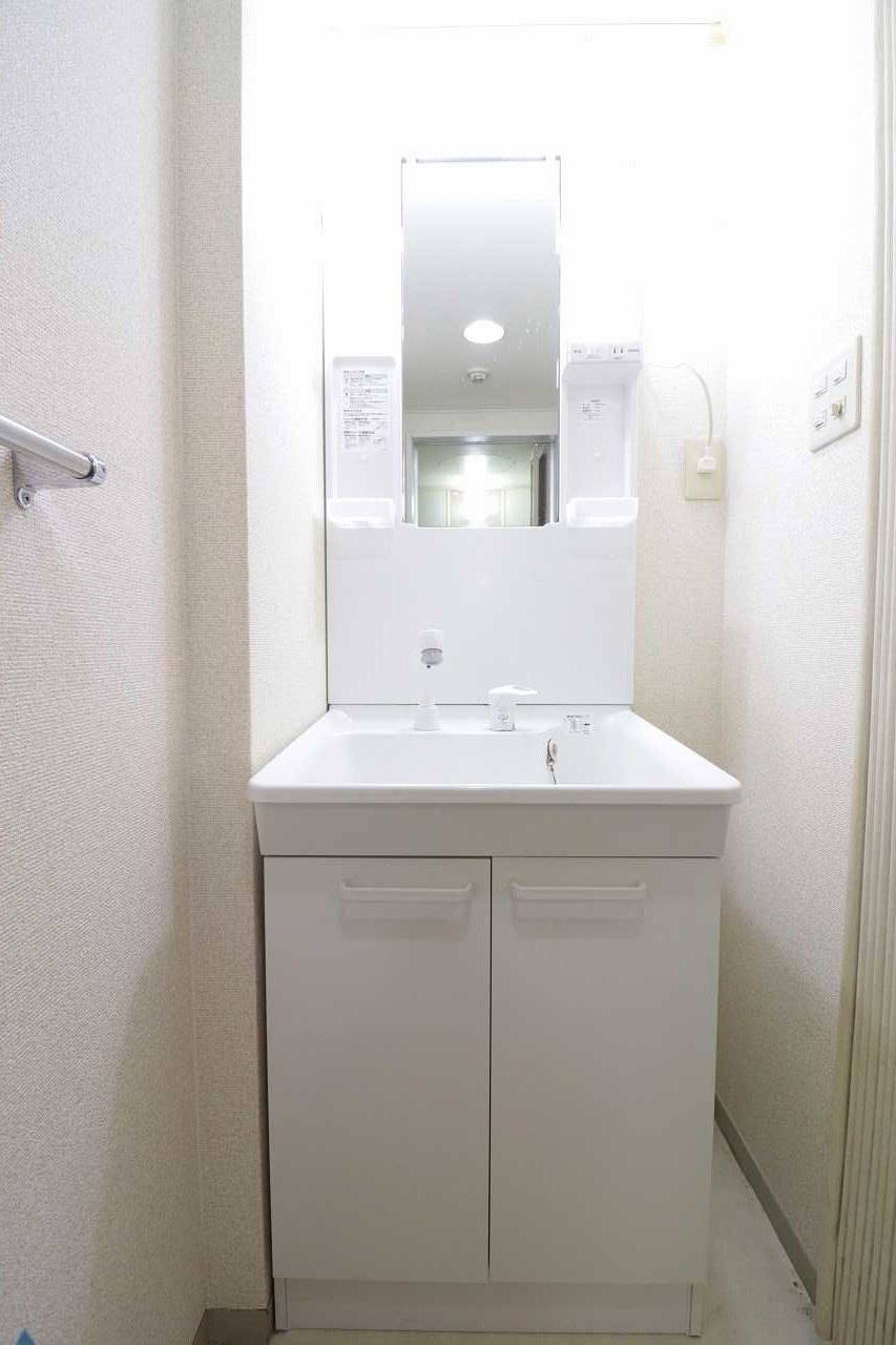 洗面設備　＊同物件、別部屋になります。