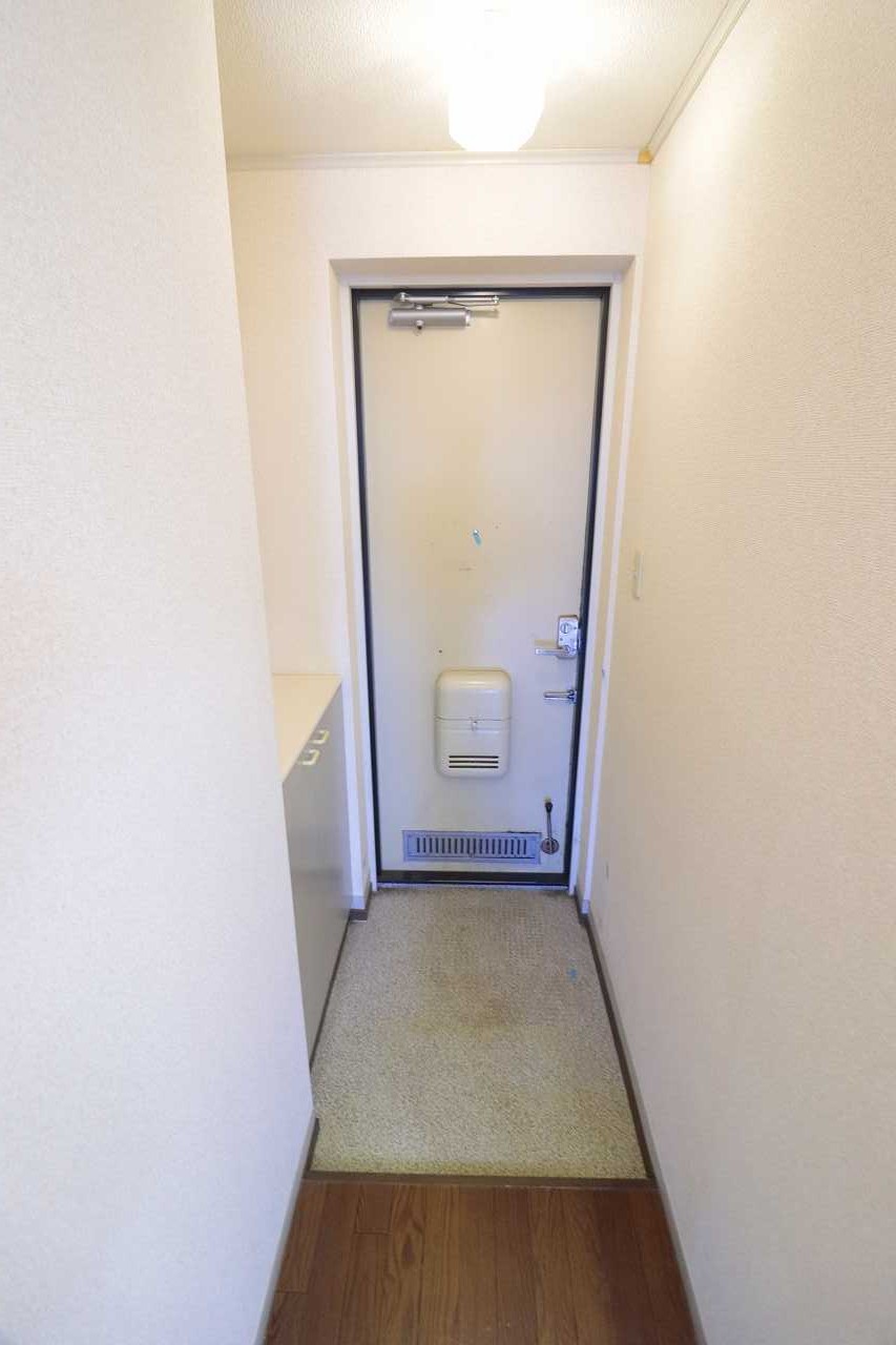 玄関　＊同物件、別部屋になります。