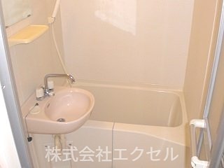 バス・シャワールーム　綺麗な浴室です。