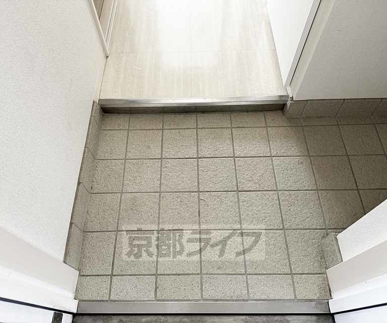 玄関　大きな段差がありません