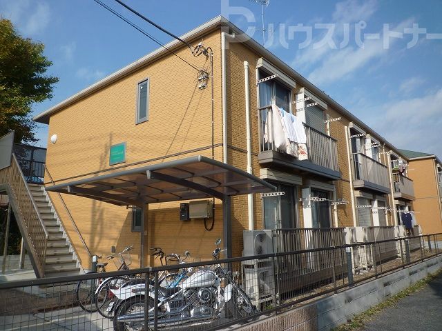 柏市東台本町のアパートの建物外観