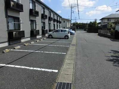 【さくら市馬場のアパートの駐車場】