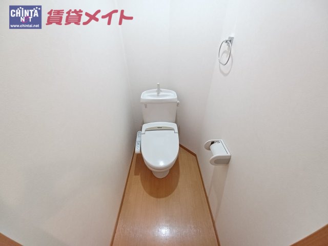 【伊勢市一之木のアパートのトイレ】