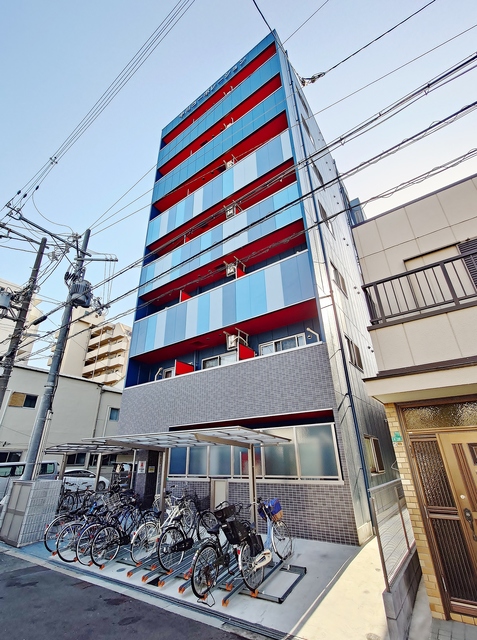 建物外観　外観・防犯カメラ付エレベーター・駐輪場