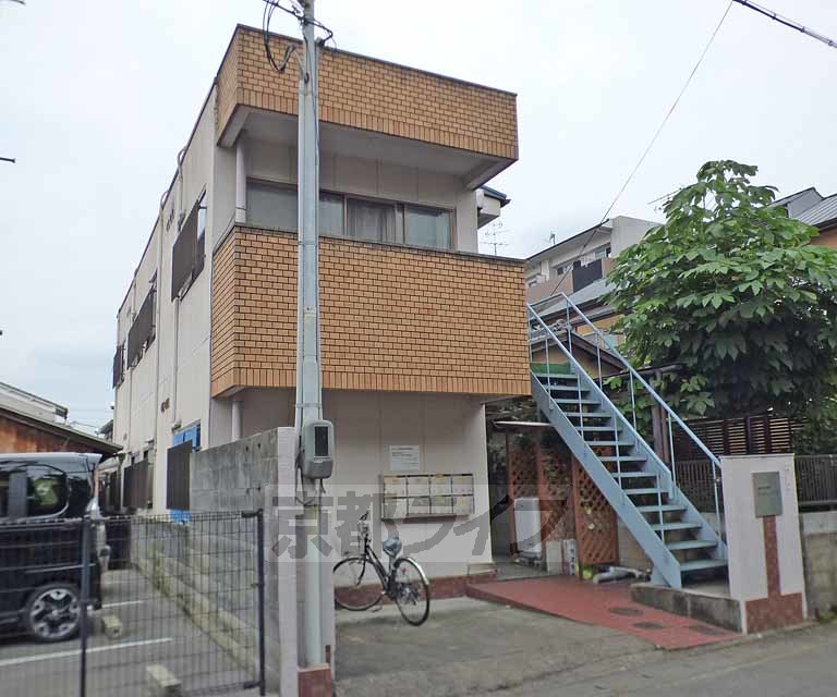 京都市左京区一乗寺里ノ前町のマンションの建物外観