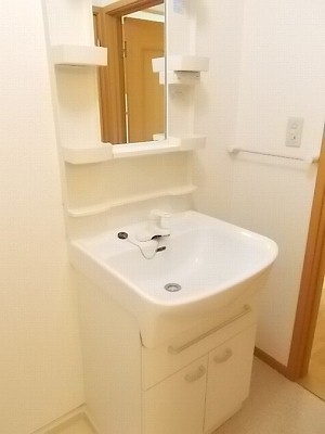 洗面設備　同じ建物の別のお部屋