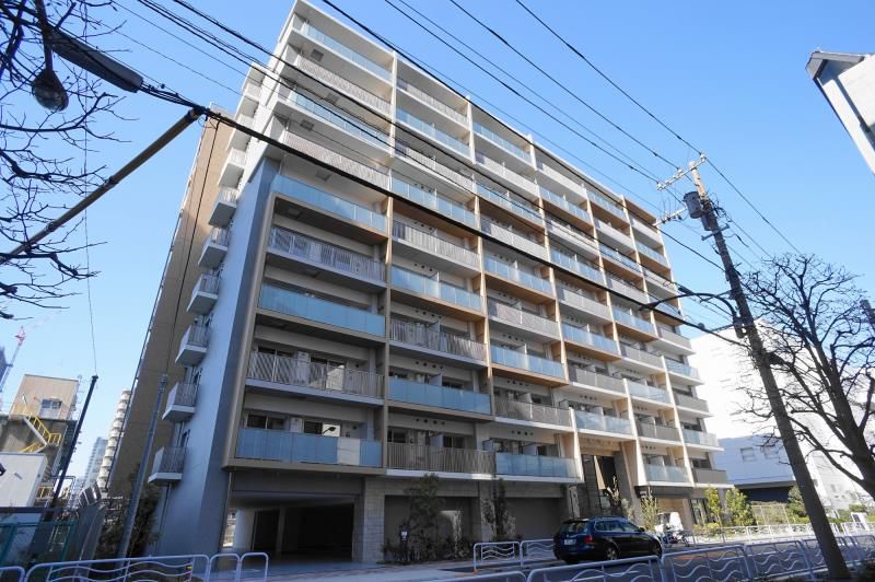 江東区東雲のマンションの建物外観