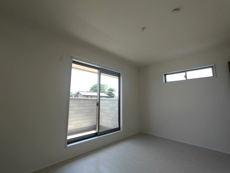 その他部屋・スペース　中部屋は横窓はありません。