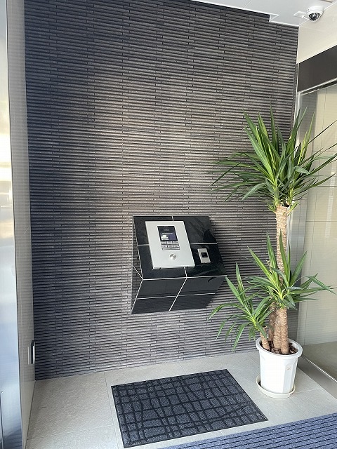 セキュリティ　エントランスには防犯面で安心なオートロックです♪