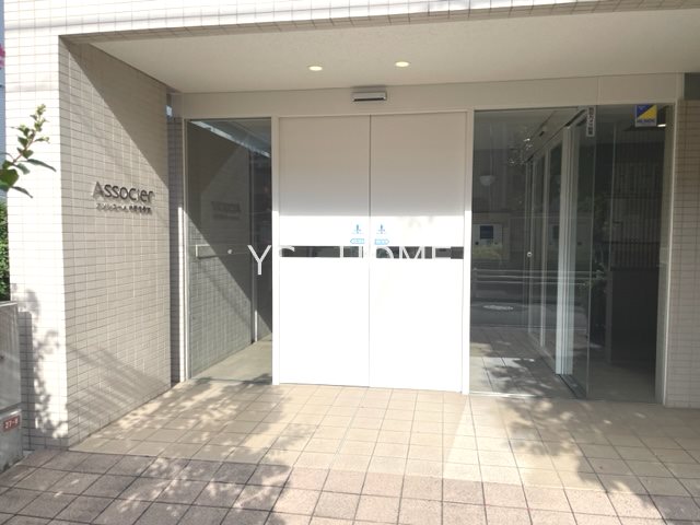 【杉並区高円寺北のマンションのエントランス】