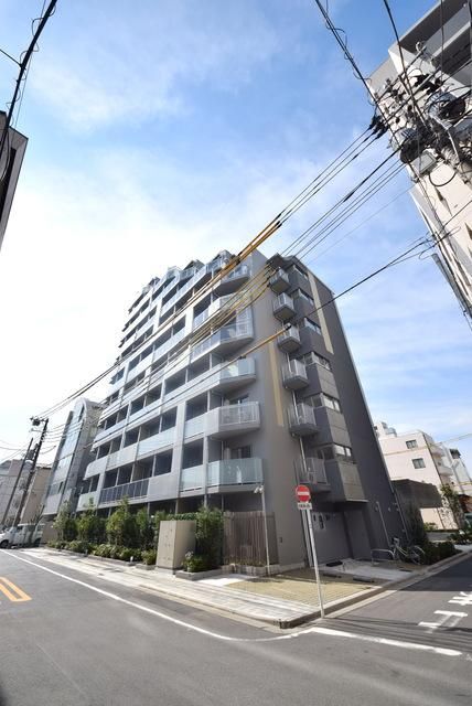 江東区冬木のマンションの建物外観