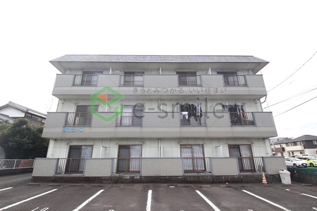 駐車場　駐車場があるので、車を買う予定の方も安心です