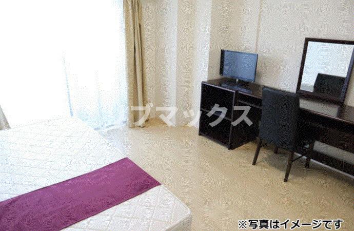 居室・リビング　ベッド、机椅子、テレビ等リブマックス仕様の家具家電付き