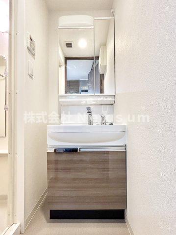 洗面設備　使いやすい洗面所です