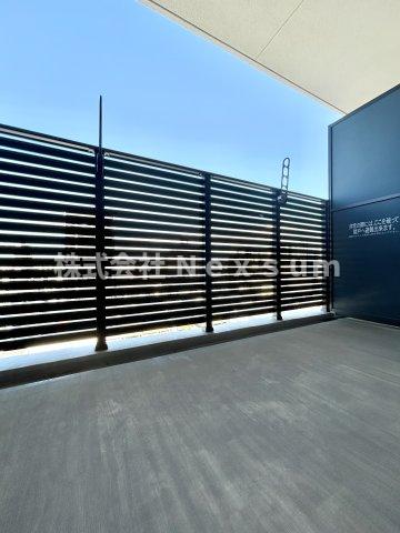 バルコニー　開放的で明るい空間を演出してくれるバルコニーです