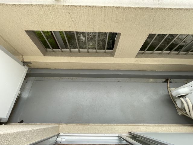 バルコニー　バルコニーがあるので洗濯物を太陽の下で干すことができます