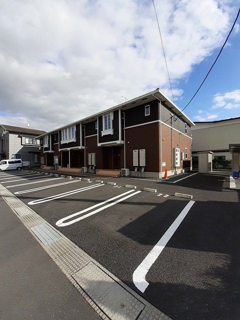 【栗原市若柳のアパートの駐車場】