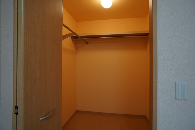 収納　ウォークインクローゼット